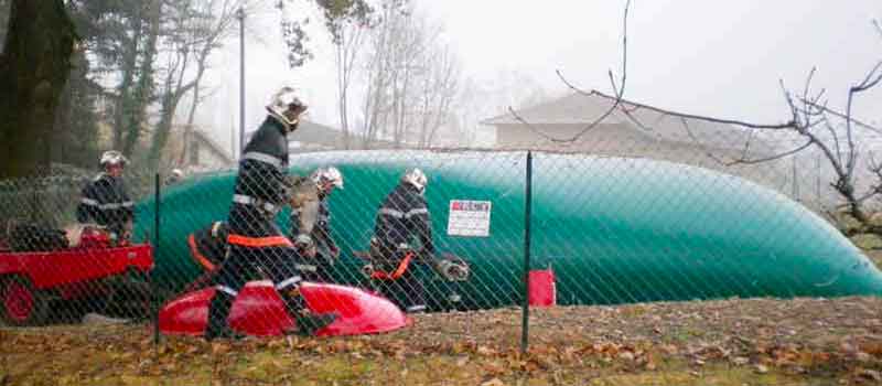 stockage d'eau dans une citerne souple incendie, récupération d'eau par les pompiers